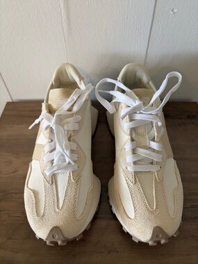 New Balance 327